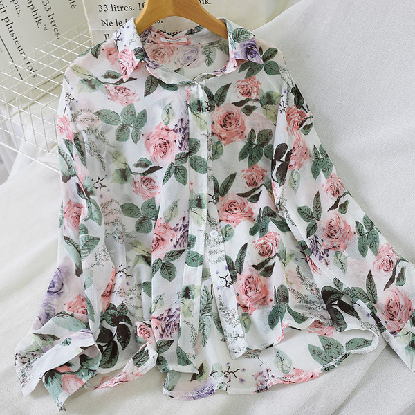 Cămașă modernă de damă cu mâneci lungi și model floral în alb-negru