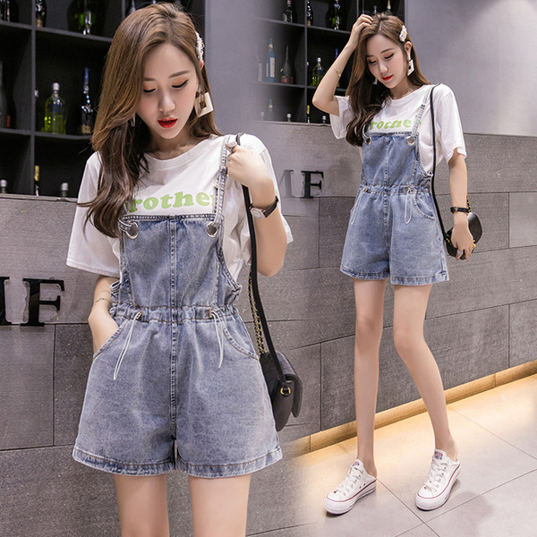 Salopetă scurtă casual de damă, de culoare deschisă