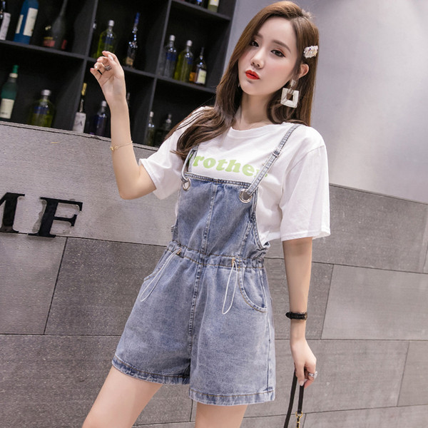 Salopetă scurtă casual de damă, de culoare deschisă