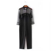 Salopetă elegantă cu mâneci și decolteu din tul în negru