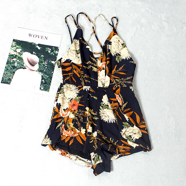 Γυναικεία ολόσωμη φόρμα με λεπτούς ιμάντες ώμου εξώπλατο