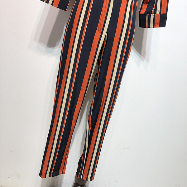 Salopetă lungă modernă în dungi, cu mâneci 7/8