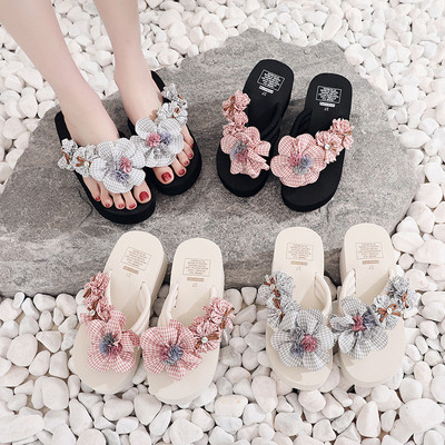 Дамски чехли през пръсти с декорация цветя