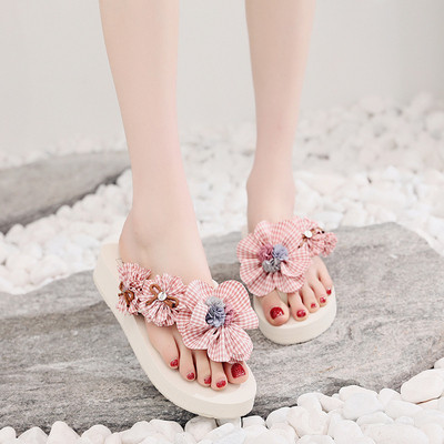 Papuci de damă peste degete cu decor floral