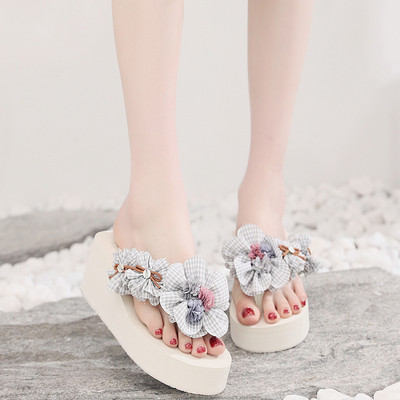 Papuci de damă peste degete cu decor floral