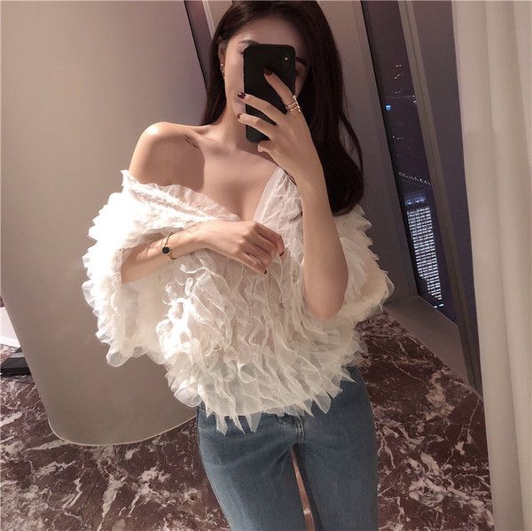 Bluză de damă actuală cu decolteu în V în culoarea albă