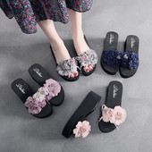 Papuci de dama decorati cu flori in mai multe culori