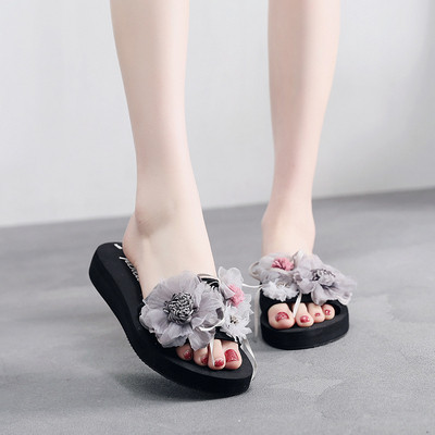 Papuci de dama decorati cu flori in mai multe culori