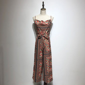 Salopeta de dama cu decolteu patrat si bretele subtiri