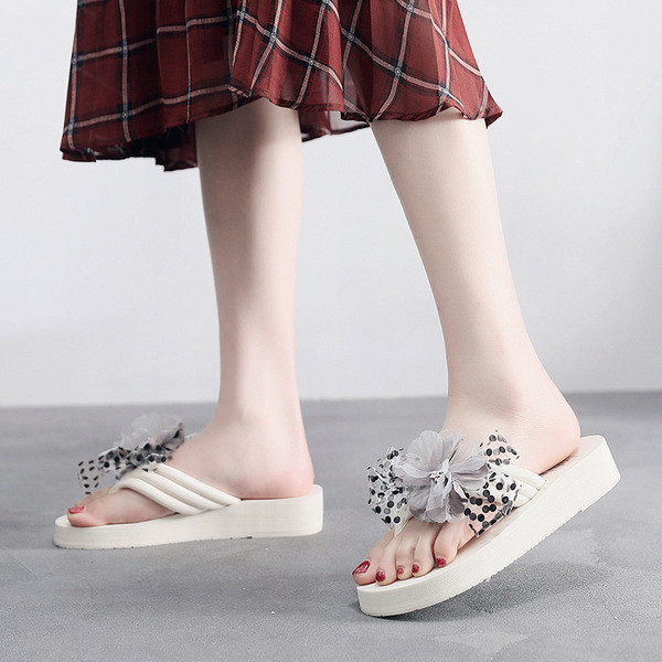 Papuci cu platforma cu flori in diferite culori