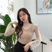 Bluză de damă actuală în două culori cu mâneci lungi