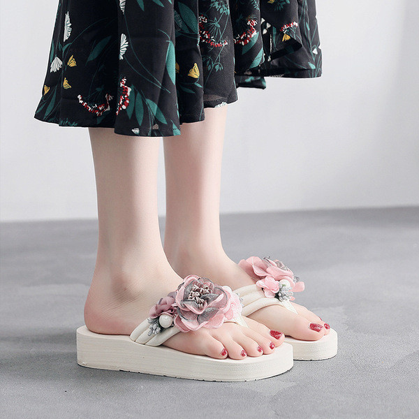 Papuci de damă cu platformă cu flori element 3D