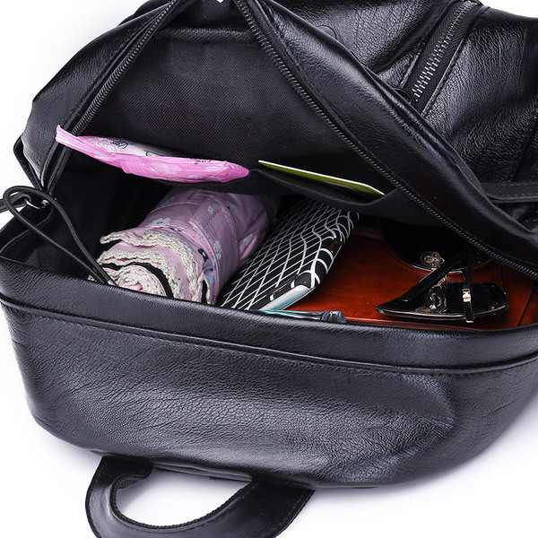 Rucsac de zi cu zi de dama din piele ecologica cu accesoriu de culoare neagra