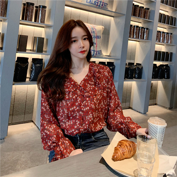 Bluză de damă modernă în două culori cu decolteu în V