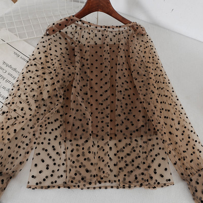 Bluză de damă elegantă cu puncte în trei culori