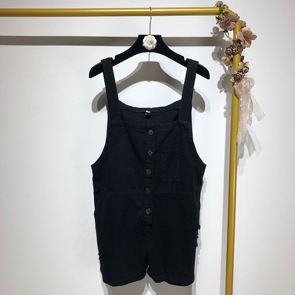 Salopetă scurtă cu bretele subțiri și nasturi de culoare neagră