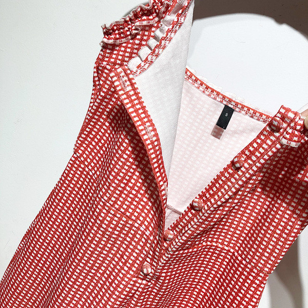 Salopeta dama in carouri cu bretele subtiri