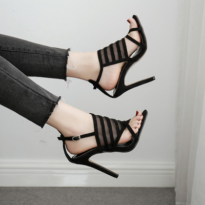 Sandale de dama moderne cu toc subtire in negru si maro