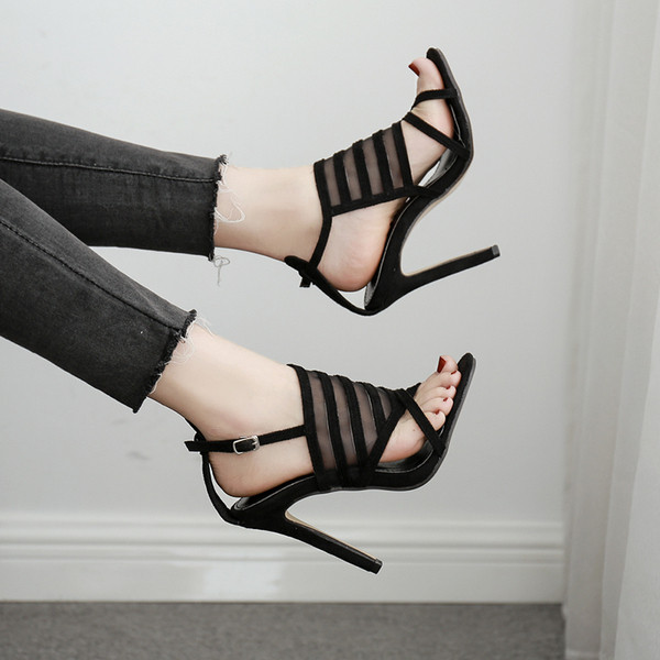 Sandale de dama moderne cu toc subtire in negru si maro