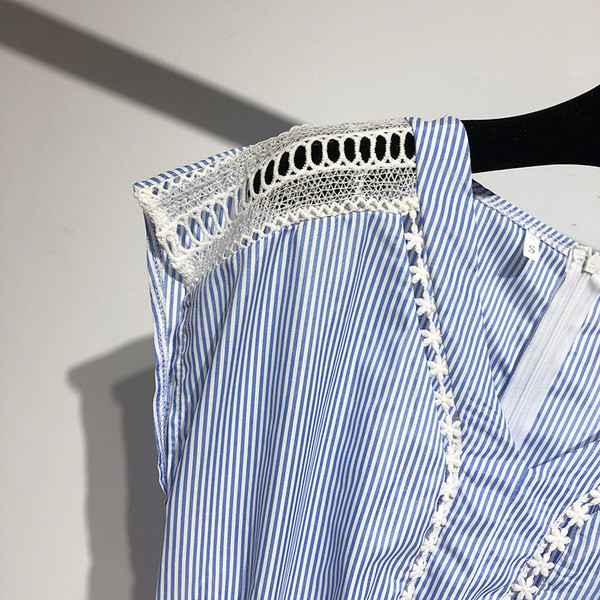 Salopeta dama in dungi cu talie elastica si franjuri