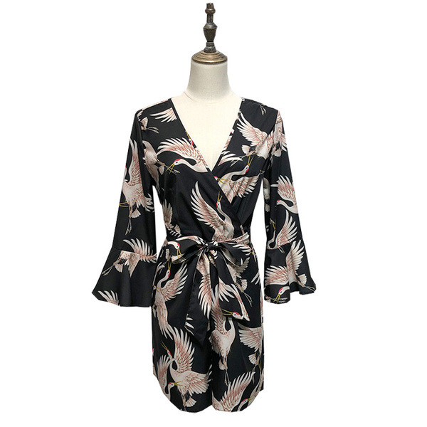 Salopetă cu decolteu adânc în V și mâneci lotus cu model