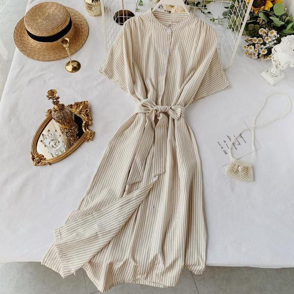 Rochie de dama cu decolteu O si maneci scurte