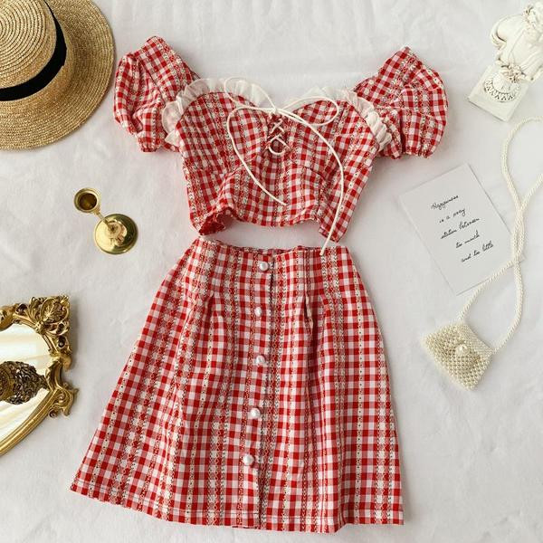 Set de damă modern în carouri din două părți