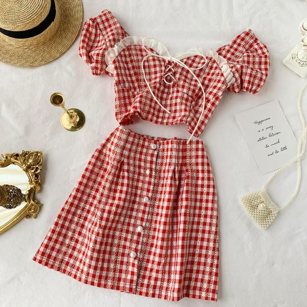 Set de damă modern în carouri din două părți