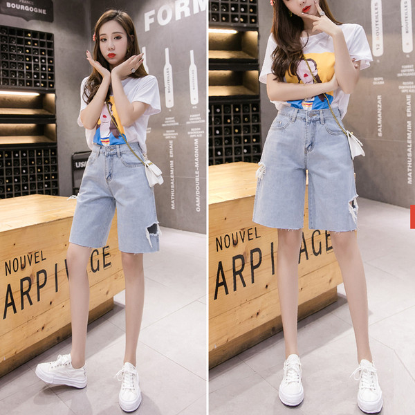 Blugi moderni de dama cu talie inalta - intr-o culoare deschisa