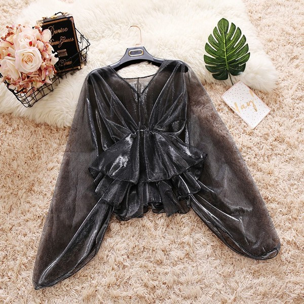 Bluză de damă modernă în trei culori cu decolteu în V