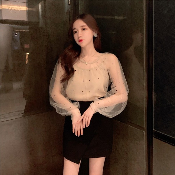 Bluză de damă elegantă în alb cu puncte