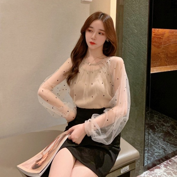 Bluză de damă elegantă în alb cu puncte