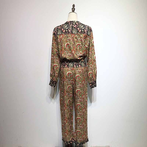 Salopetă lungă cu legături în talie și buzunare