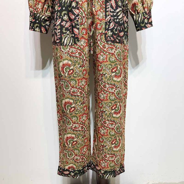 Salopetă lungă cu legături în talie și buzunare