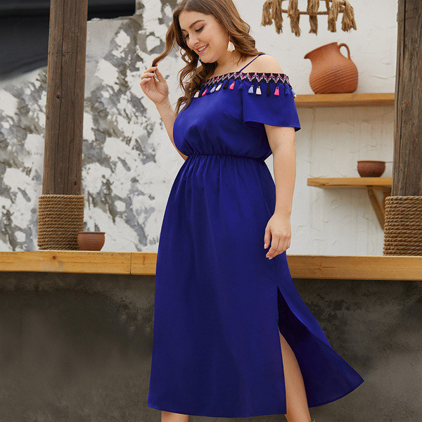 Rochie elegantă de damă, cu bretele și umerii goi, în albastru