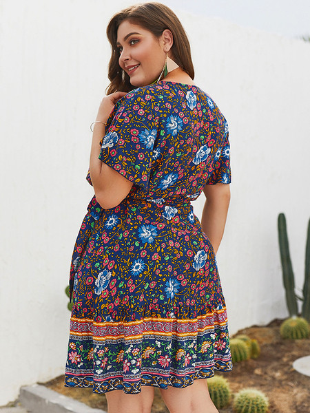 Rochie de dama decupata cu decolteu in V si model floral in mai multe culori