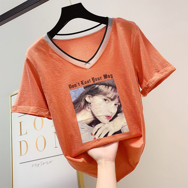 Tricou de dama modern cu maneca scurta si aplicatie