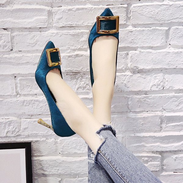 Pantofi de dama eleganti cu toc si catarama metalica in trei culori