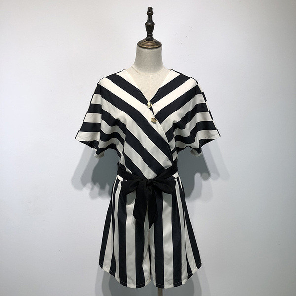 Salopeta in dungi cu decolteu in V cu maneci scurte