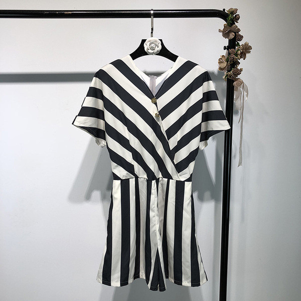 Salopeta in dungi cu decolteu in V cu maneci scurte