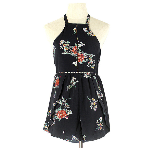 Salopetă scurtă cu bretele subțiri de culoare neagră cu model