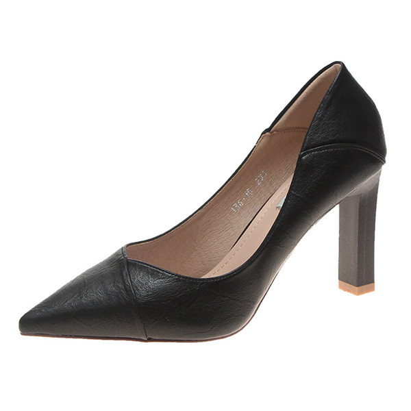 Pantofi moderni de dama ascutit din piele ecologica in negru si bej