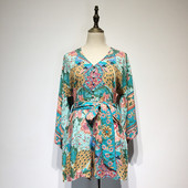 Salopeta scurta cu decolteu in V si maneci 7/8