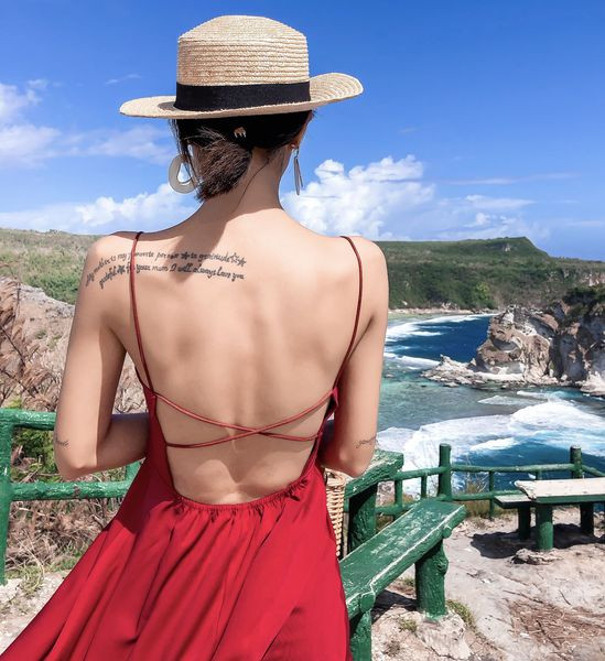 Rochie de dama moderna cu bretele subtiri in rosu