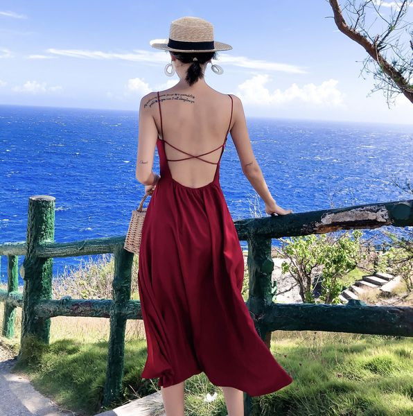 Rochie de dama moderna cu bretele subtiri in rosu