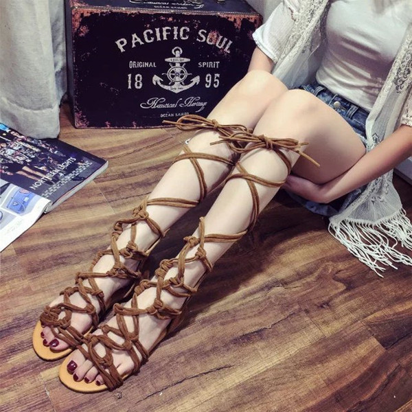 Модерни дамски сандали с връзки в черен, червен и кафяв цвят