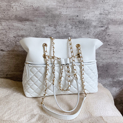 Geanta de dama moderna cu lant metalic in trei culori