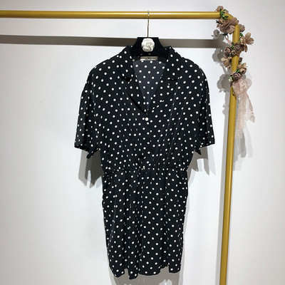 Salopetă scurtă cu guler clasic și mâneci scurte