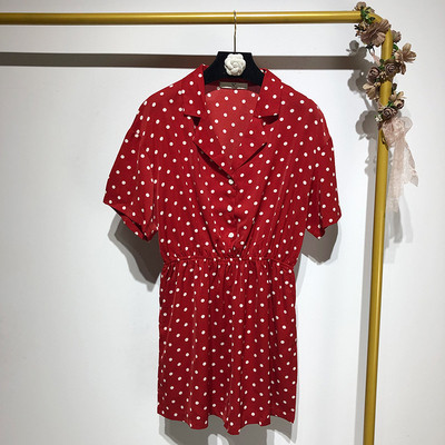 Salopetă scurtă cu guler clasic și mâneci scurte