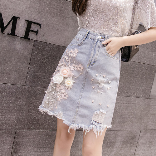 Fusta de dama moderna cu broderie si elemente 3D